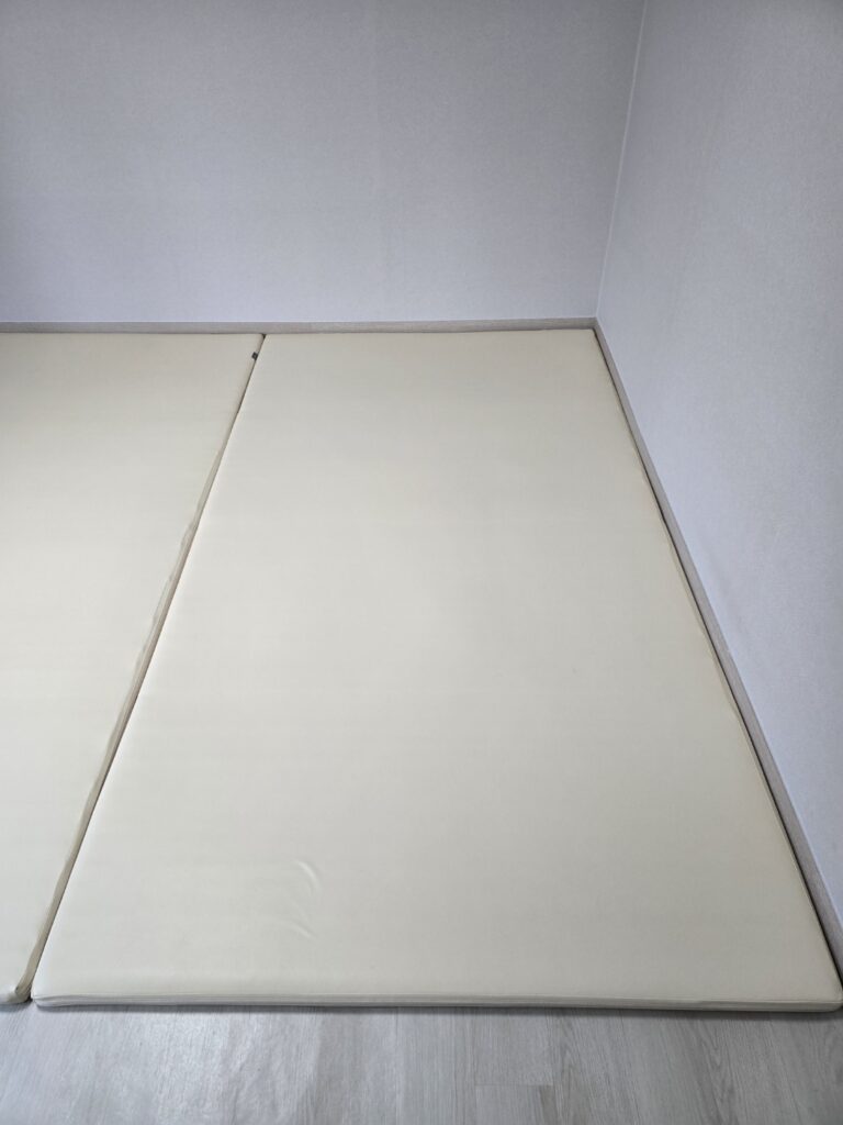 알집매트 제로매트 두 장을 이어 깔았을 때 이음새